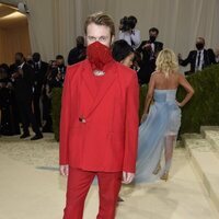 Finneas O'Connell en la MET Gala 2021