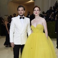 Kit Harington y Rose Leslie en la MET Gala 2021