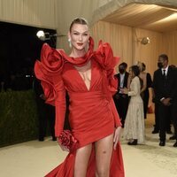 Karlie Kloss en la Met Gala 2021