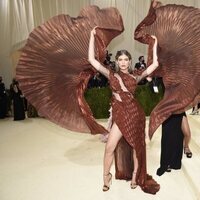 Valentina Sampaio en la MET Gala 2021