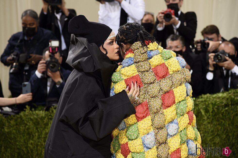 Rihanna y ASAP Rocky juntos en la MET Gala 2021