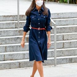 La Reina Letizia a su llegada al 50 aniversario de la Facultad de Periodismo de la Universidad Complutense