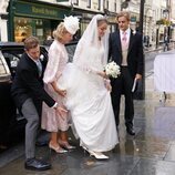 Flora Ogilvy con sus padres James y Julia Ogilvy y su hermano Alexander Ogilvy en su boda