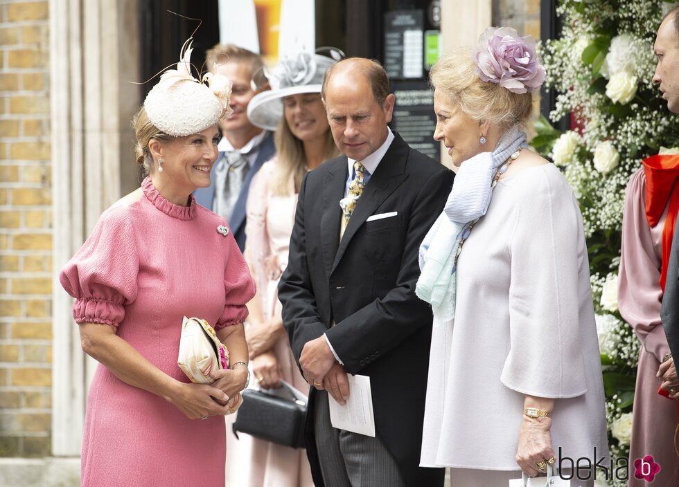 Los Condes de Wessex con la Princesa Michael de Kent en la boda de Flora Ogilvy y Timothy Vesterberg