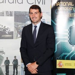 Iker Casillas colabora con la Guardia Civil para promover el talento joven