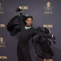 Billy Porter en la alfombra roja de los Emmy 2021