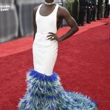 Cynthia Erivo en la alfombra roja de los Emmy 2021