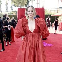 Sarah Paulson en la alfombra roja de los Emmy 2021