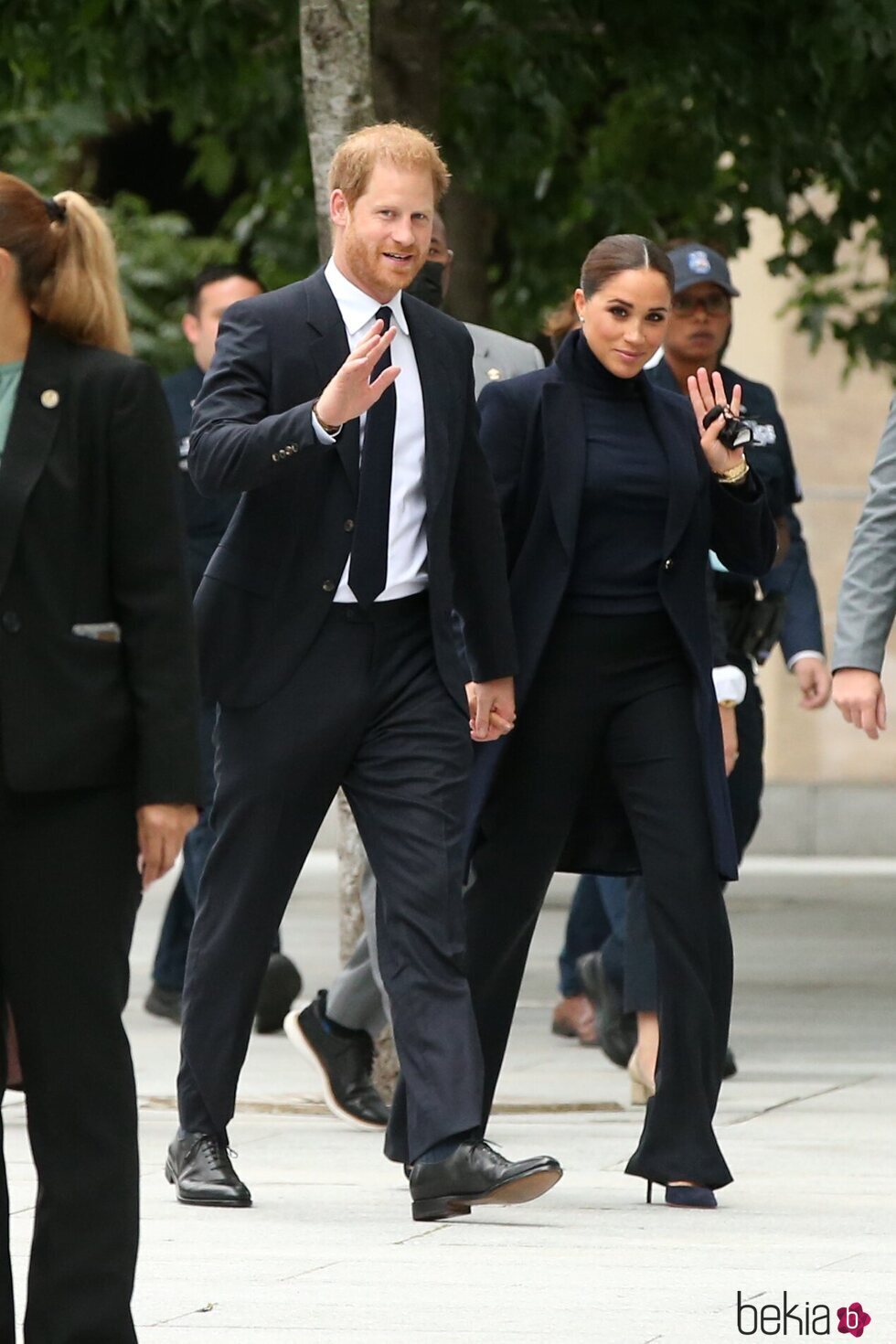 El Príncipe Harry y Meghan Markle saludando en Nueva York