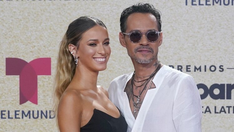 Marc Anthony y su novia en los Premios Billboard Latin Music 2021