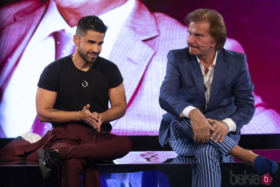 Miguel Frigenti y Bigote Arrocet en la sala de expulsión durante la gala 3 de 'Secret Story'