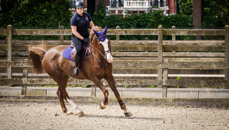 Amalia de Holanda con su caballo Mojito