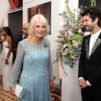 Camilla Parker y Ben Whishaw en el estreno de 'Sin tiempo para morir'