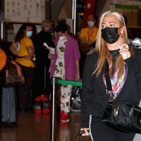 Belén Esteban en el aeropuerto rumbo a La Graciosa para la boda de Anabel Pantoja