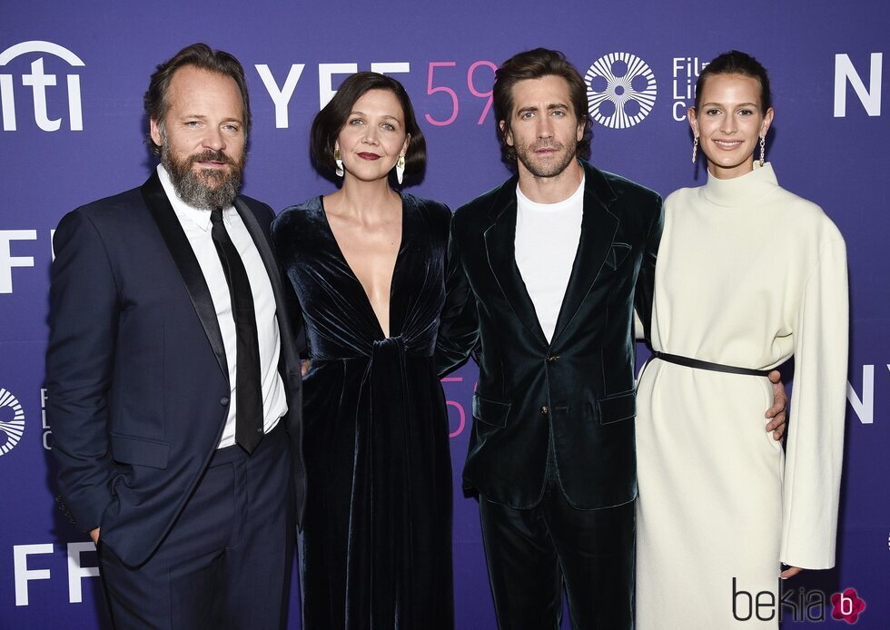 Peter Sarsgaard, Maggie Gyllenhaal, Jake Gyllenhaal y Jeanne Cadieu en el Festival de Cine de Nueva York 2021