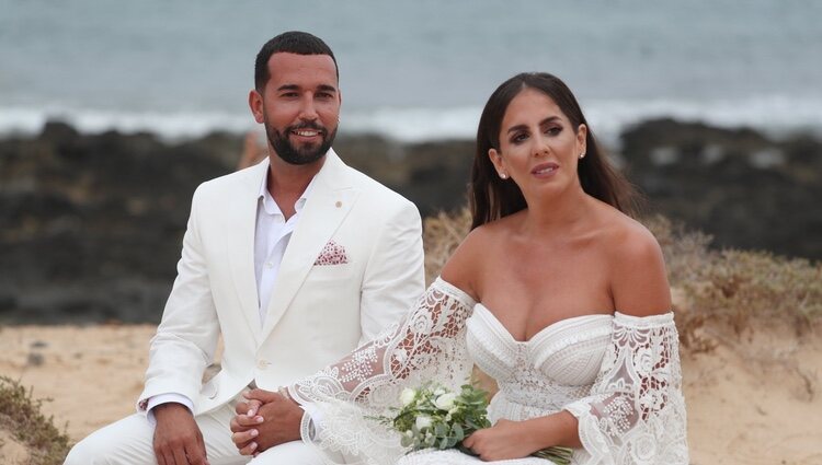 Anabel Pantoja y Omar Sánchez en su boda