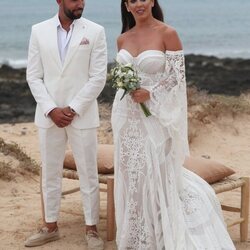 Anabel Pantoja y Omar Sánchez en su boda en La Graciosa