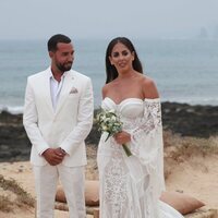 Anabel Pantoja y Omar Sánchez en su boda en La Graciosa