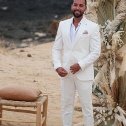 Omar Sánchez esperando a Anabel Pantoja en el altar