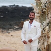 Omar Sánchez esperando a Anabel Pantoja en el altar