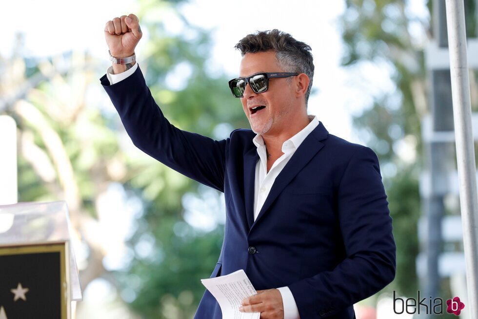 Alejandro Sanz, muy feliz tras recibir su estrella en el Paseo de la Fama de Hollywood