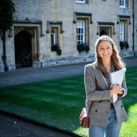 Isabel de Bélgica en la universidad