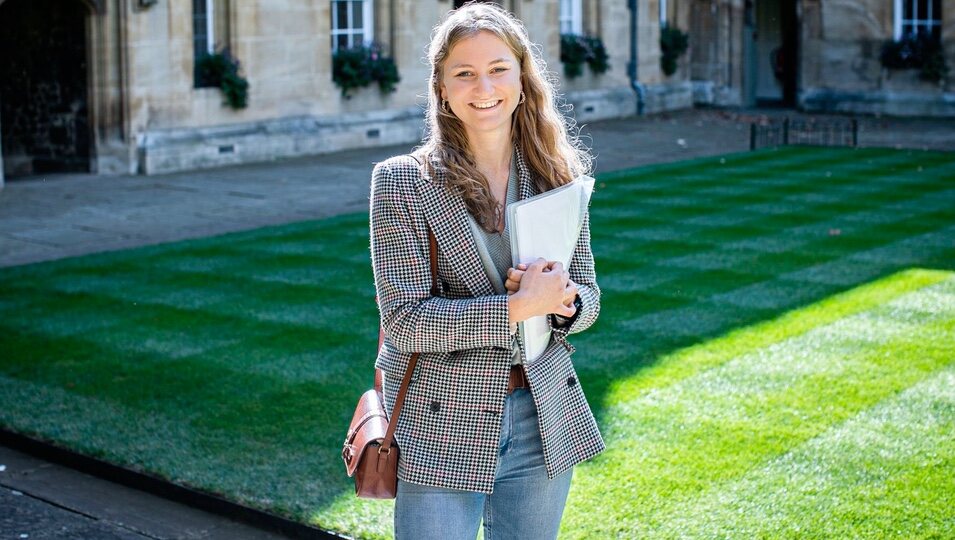 Isabel de Bélgica en la universidad