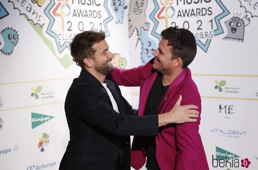 Pablo Alborán y Dani Martín en la cena de nominados de Los 40 Music Awards 2021