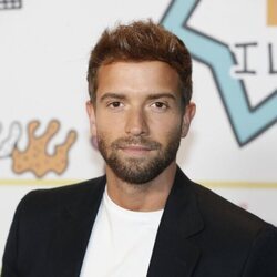 Pablo Alborán posa en la cena de nominados de Los 40 Music Awards 2021