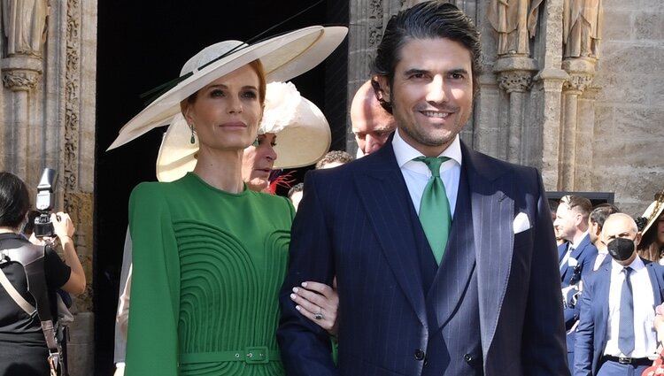 Olivia de Borbón y Julián Porras-Figueroa en la boda de Francisco de Borbón