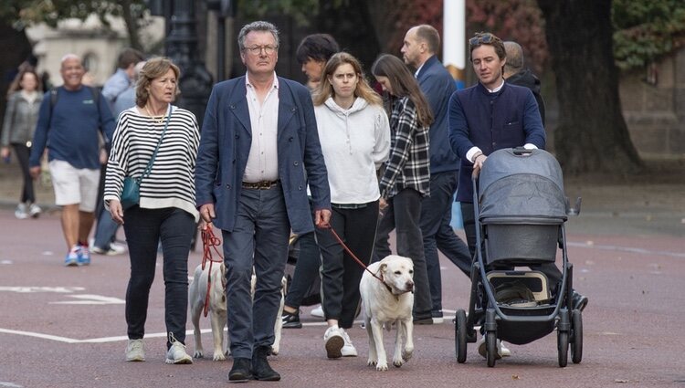 Beatriz de York y Edoardo Mapelli Mozzi con su hija Sienna y David y Nikki Williams-Ellis