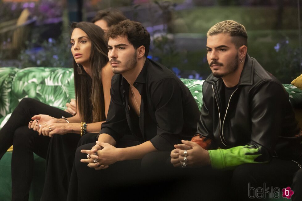 Cynthia Martínez y los Gemeliers durante la gala 5 de 'Secret Story'