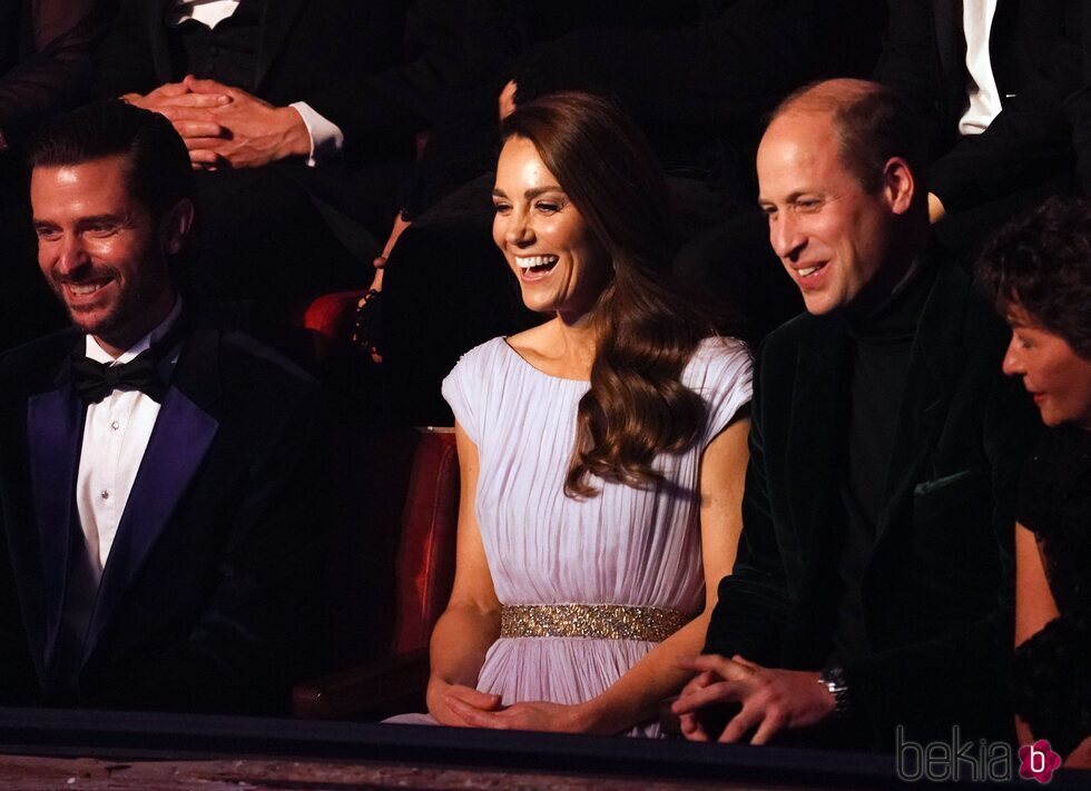 El Príncipe Guillermo y Kate Middleton con Jason Knauf en los Premios Earthshot 2021