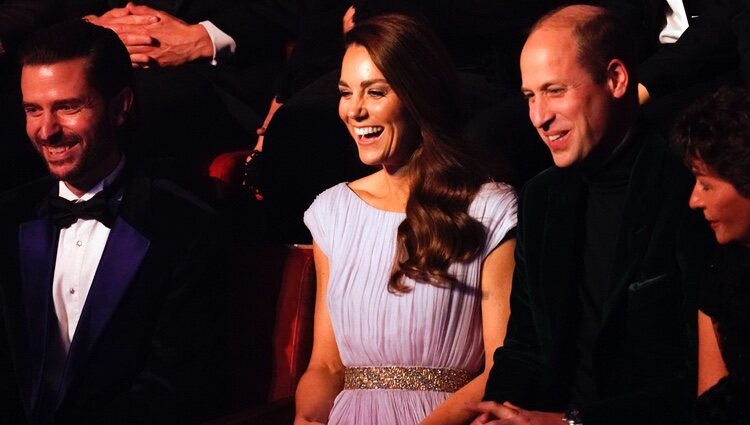 El Príncipe Guillermo y Kate Middleton con Jason Knauf en los Premios Earthshot 2021