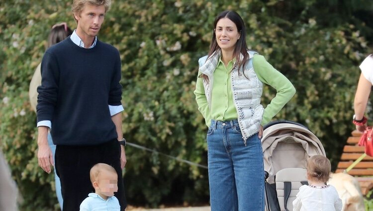 Christian de Hannover y Sassa de Osma con sus hijos Nicolás y Sofía en El Retiro de Madrid