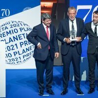 Los ganadores y la finalista del Premio Planeta 2021