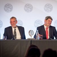 Agustín Martínez, Antonio Mercero y Jorge Díaz (Carmen Mola), ganadores del Premio Planeta 2021