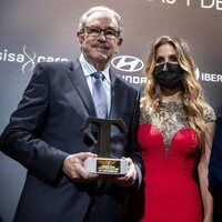 Paloma Cuevas con algunos de los premiados en los Premios Telva a las Artes, las Ciencias y el Deporte 2021