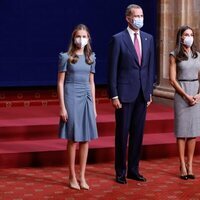 Los Reyes Felipe y Letizia y sus hijas Leonor y Sofía en la audiencia a los galardonados de los Premios Princesa de Asturias 2021