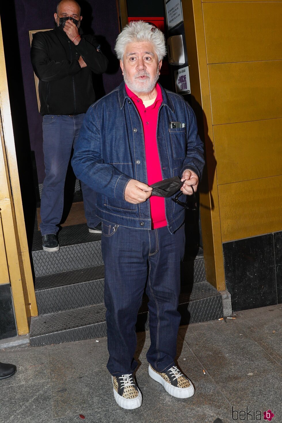 Pedro Almodóvar acudiendo a un concierto de Kiki Morente en Madrid