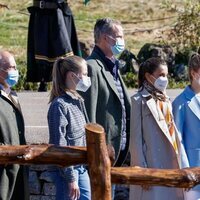 Los Reyes Felipe y Letizia, la Princesa Leonor y la Infanta Sofía paseando por Santa María del Puerto, Pueblo Ejemplar 2021