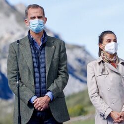 Los Reyes Felipe y Letizia durante la visita a Santa María del Puerto, Pueblo Ejemplar 2021