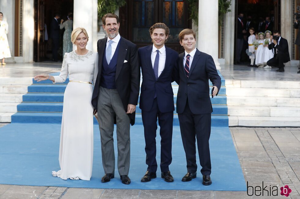 Pablo y Marie Chantal de Grecia con sus hijos Achileas y Aristides de Grecia en la boda de Felipe de Grecia y Nina Flohr