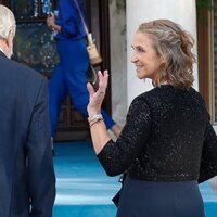 La Infanta Elena saludando en la boda de Felipe de Grecia y Nina Flohr