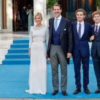 Pablo y Marie Chantal de Grecia, Achileas de Grecia y Aristides de Grecia en la boda de Felipe de Grecia y Nina Flohr