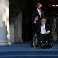 Constantino de Grecia con su nieto Constantino Alexios de Grecia en la boda de Felipe de Grecia y Nina Flohr