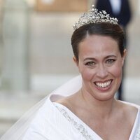 Nina Flohr con la tiara Antique Corsage en su boda con Felipe de Grecia