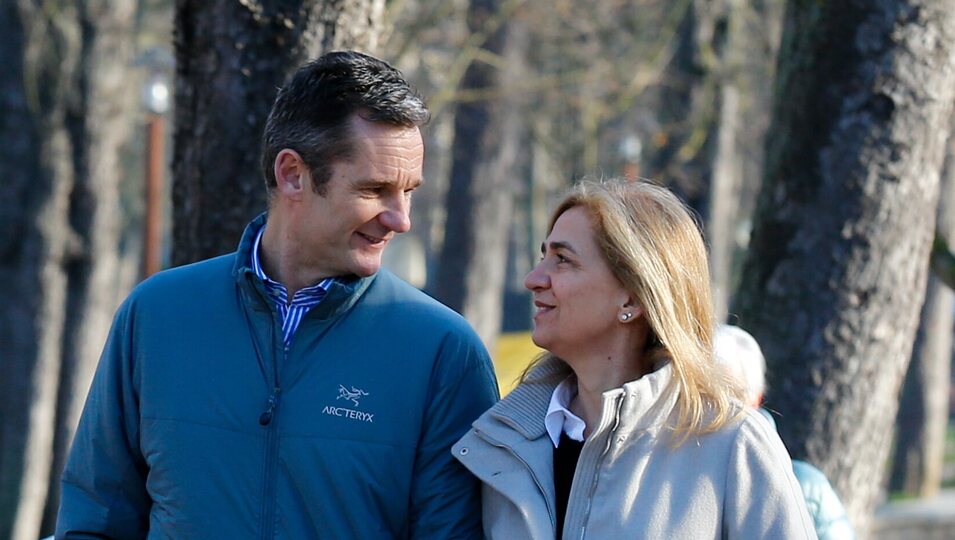 La Infanta Cristina e Iñaki Urdangarin se dedican una tierna mirada en Vitoria