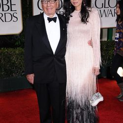 Rupert Murdoch y Wendi Deng en la alfombra roja de los Globos de Oro 2012