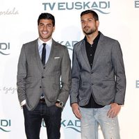 Miguel Torres y Miguel Ángel Moya en la gala promocional de Euskadi en Fitur